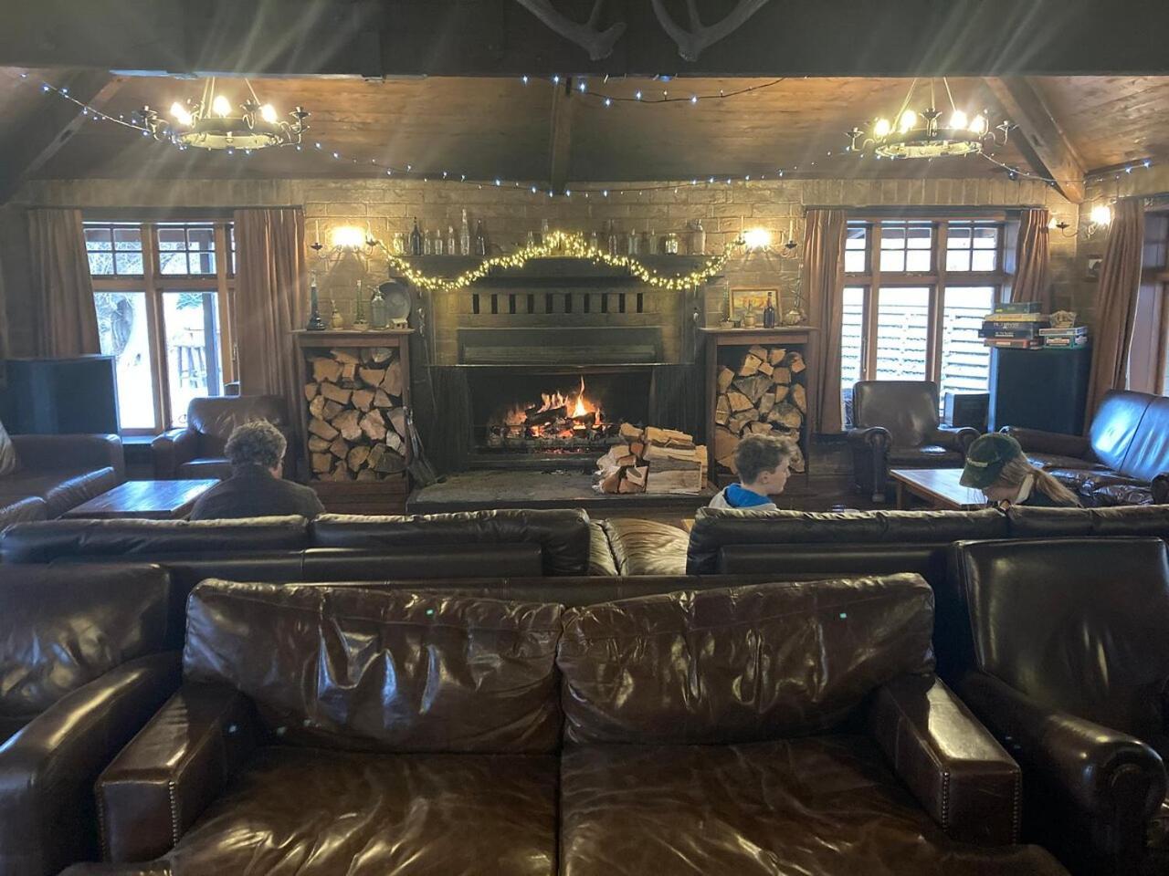 The Danseys Pass Hotel Ranfurly Bagian luar foto